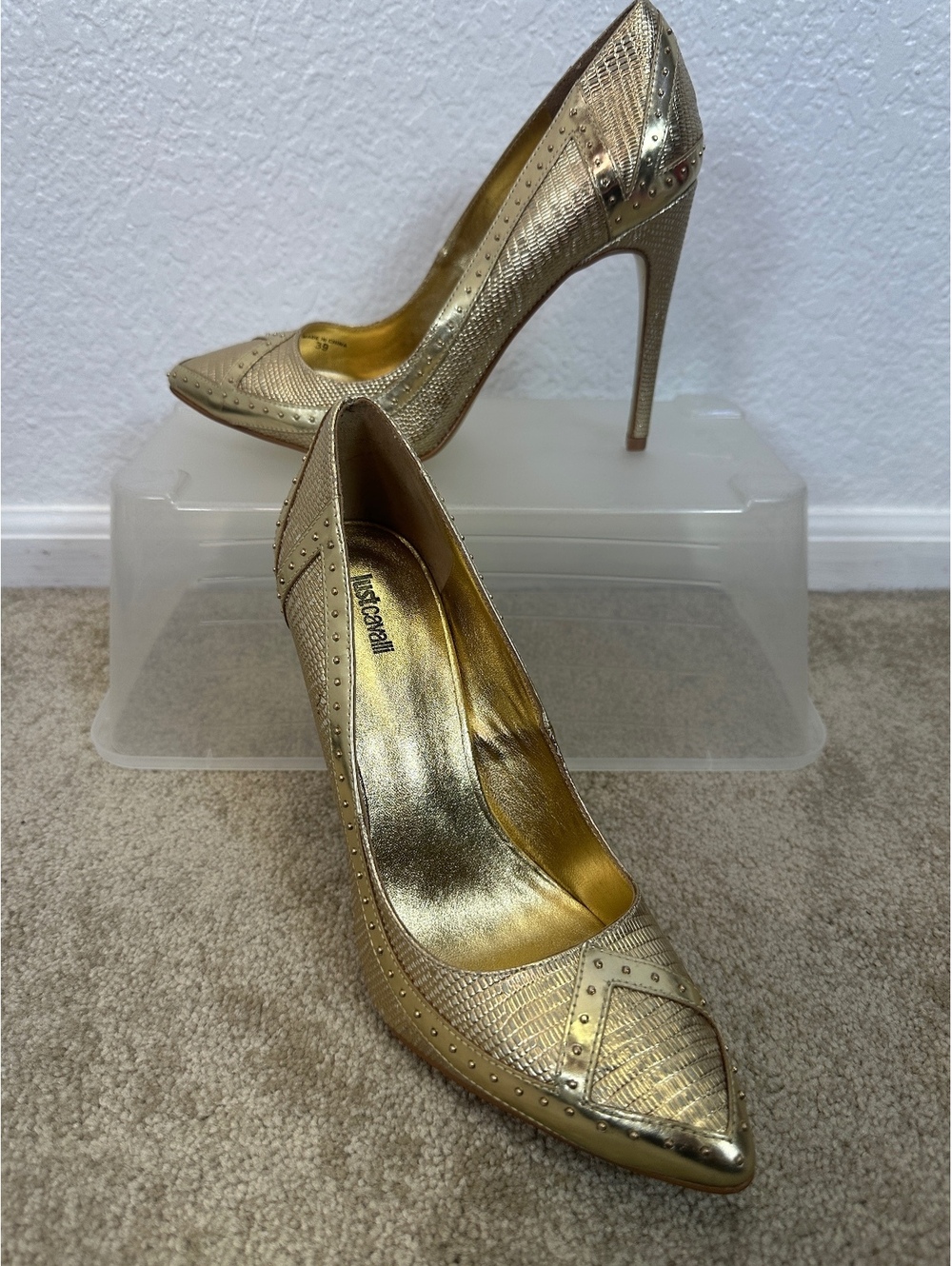 New Women’s Sz EU 39/US 8.5 Just Cavalli Gold Leather Studded Trim Pumps